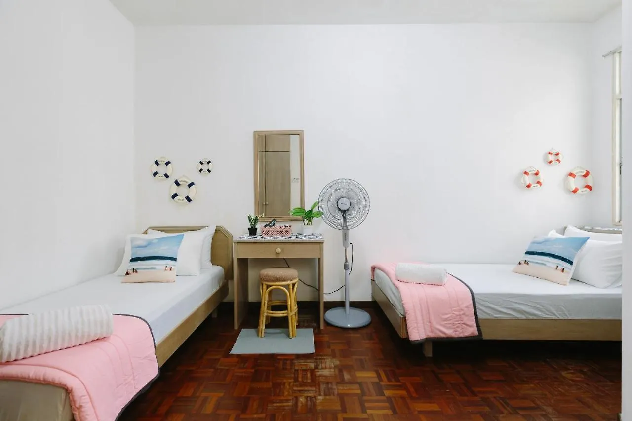 Ee'S Seaside House - Homestay 3 Min Walk To Beach باتو فيرينغي