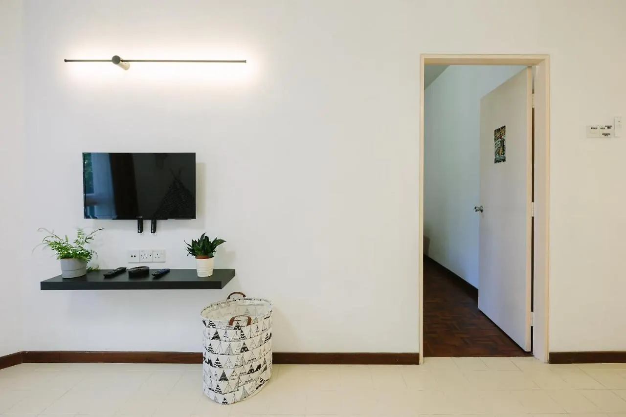 Ee'S Seaside House - Homestay 3 Min Walk To Beach Batu Ferringhi Malaysia
